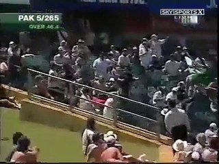 Shahid Afridi smooth flicker  for a huge six