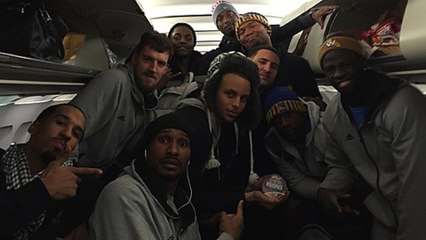 Golden State Warriors Players Share Bro Moment on Flight