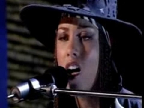 Alicia Keys - How come you don't call me