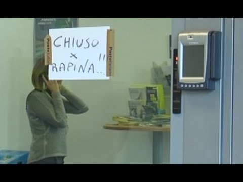 Napoli - Rapina all'ufficio PosteImpresa di Fuorigrotta: bottino di 8mila euro -1- (10.02.15)