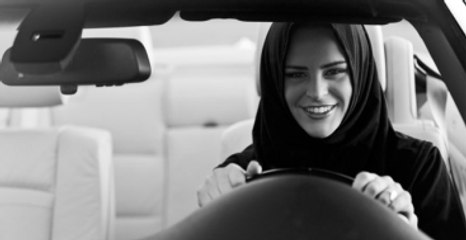 Suudi Tarihçi: Araba Kullanan Kadın Tecavüze Uğrar