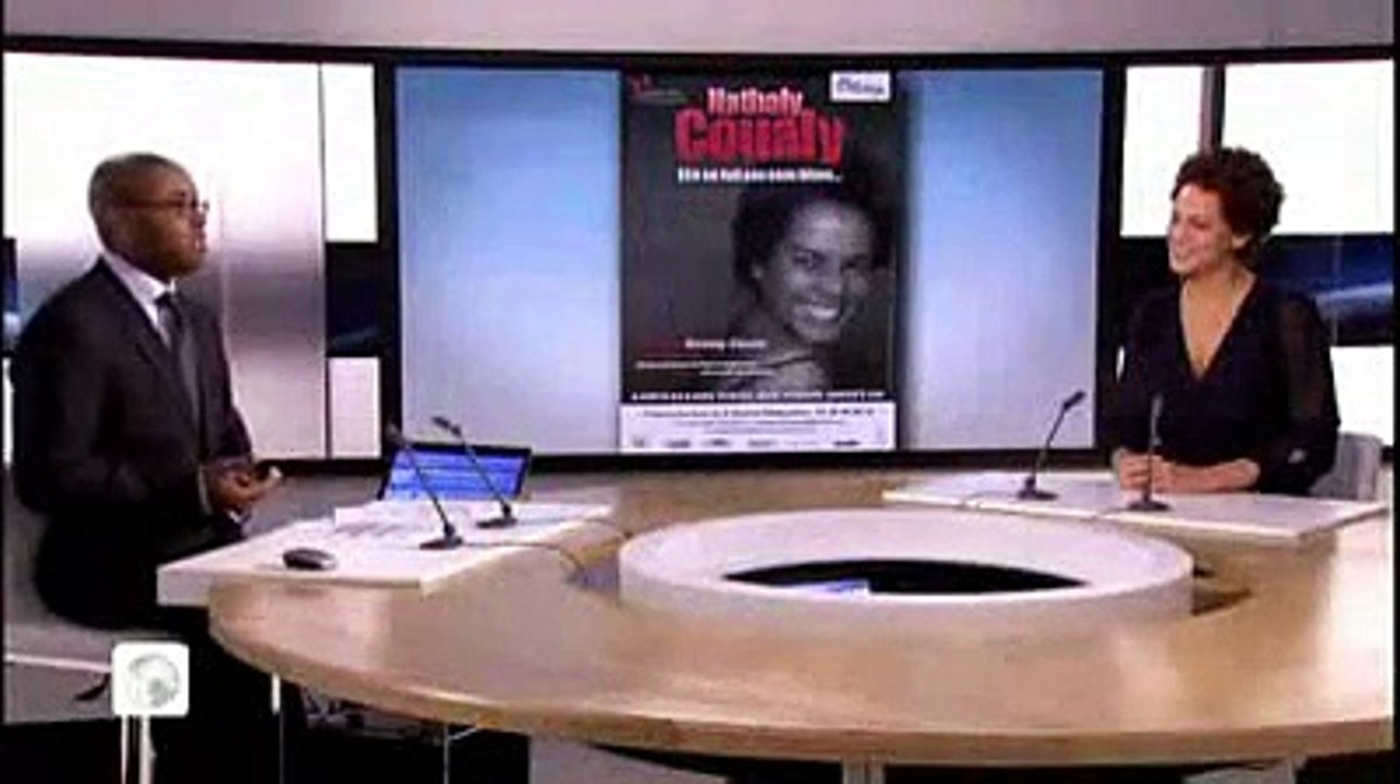 JT TV5MONDE - Nathaly Coualy se moque du racisme, du sexe et du célibat...