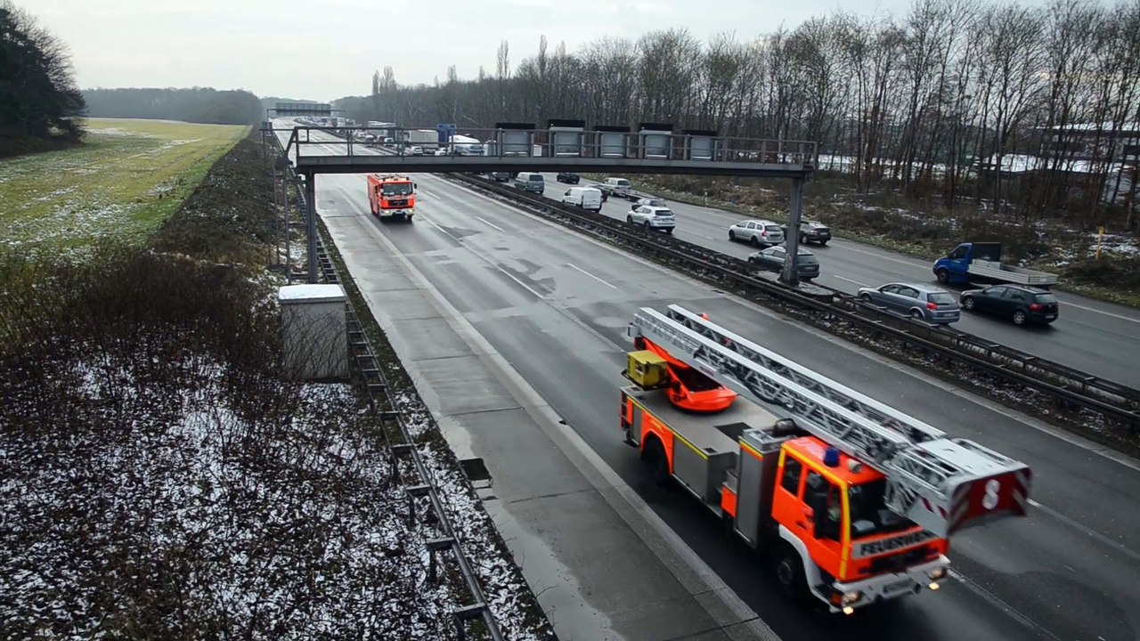 Autobahnsperung zwischen Mülheim und Leverkusen (04.02.2015)