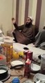 Maulana Tariq Jameel Enjoying Very Funny Jokes By His Friends, Interesting Video