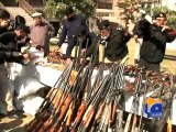 KP Police crackdown against illegal weapons (Peshawar) - Geo Reports - 11 Feb 2015