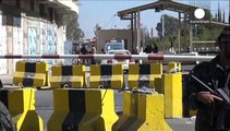 البعثات الأجنبية تغلق مقارها في اليمن والحوثي يطمئن