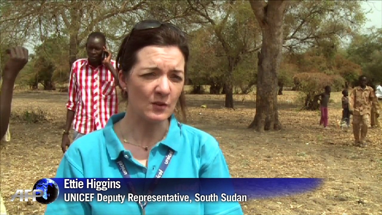 S.Sudan child soldiers surrender weapons in official ceremony