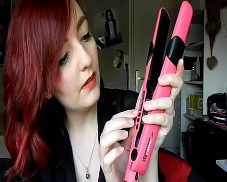 Réaliser des boucles Side Swept avec le lisseur Trendyliss ® Pinky