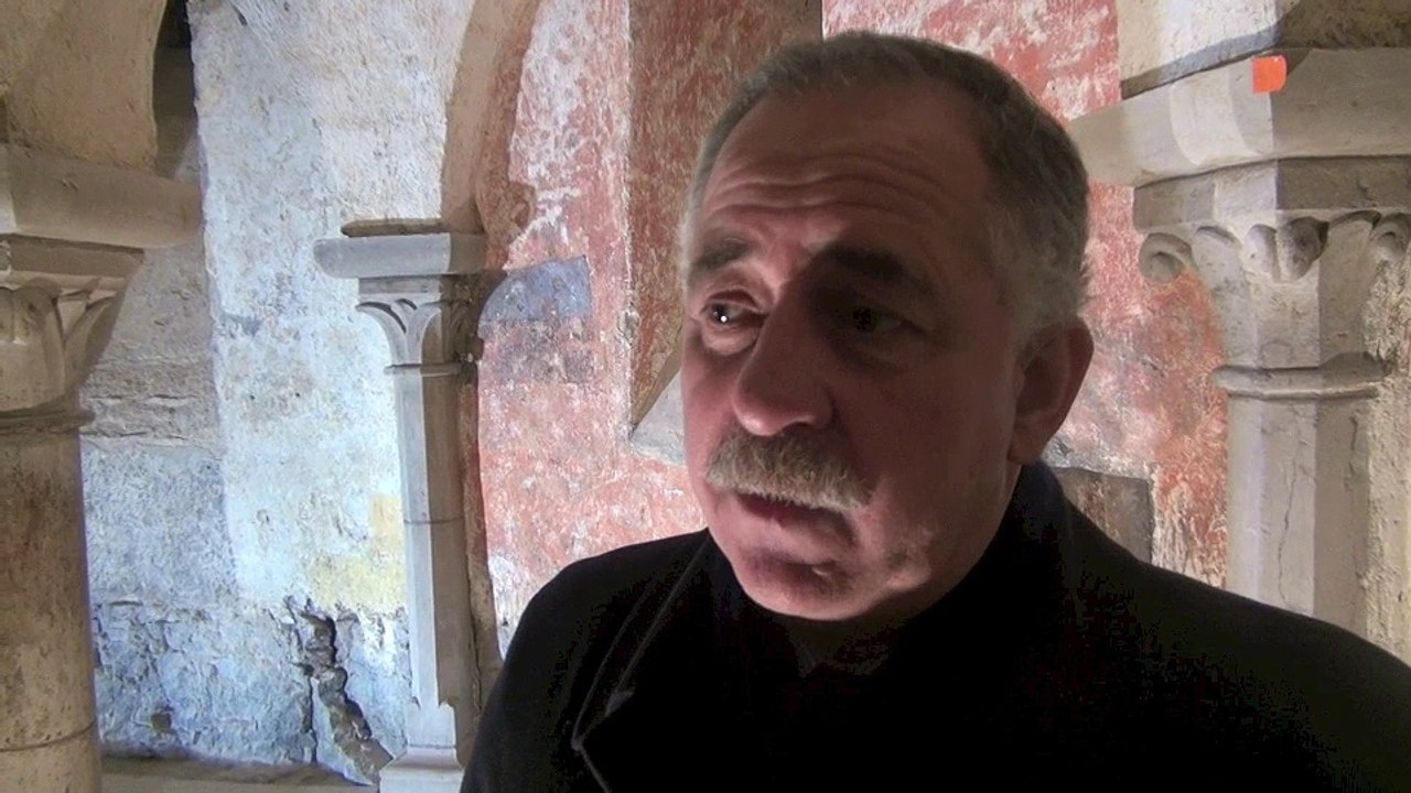 Des peintures murales polychromiques du 12ème siècle exhumées dans la crypte de la Basilique de Vézelay