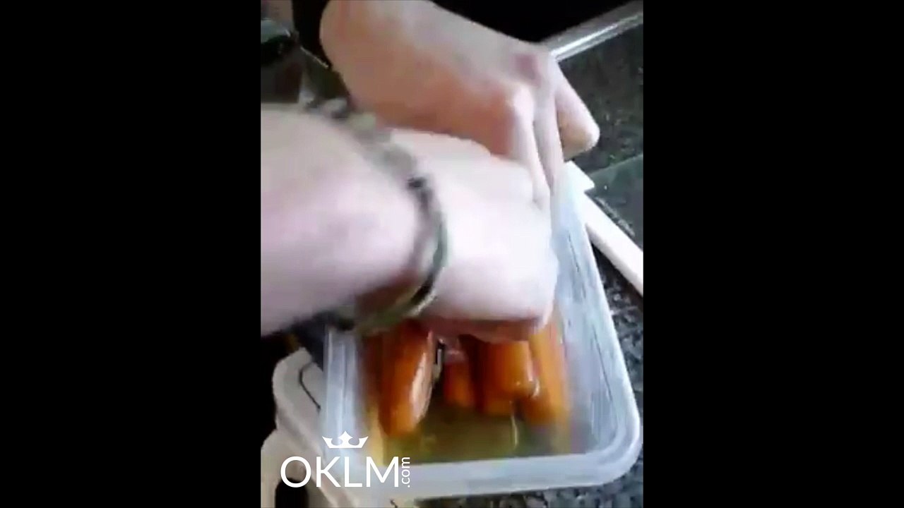 Ce mec est une machine à manger des saucisses !