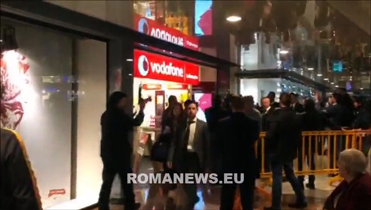 L'arrivo di Torosidis all'AS Roma Store La Romanina