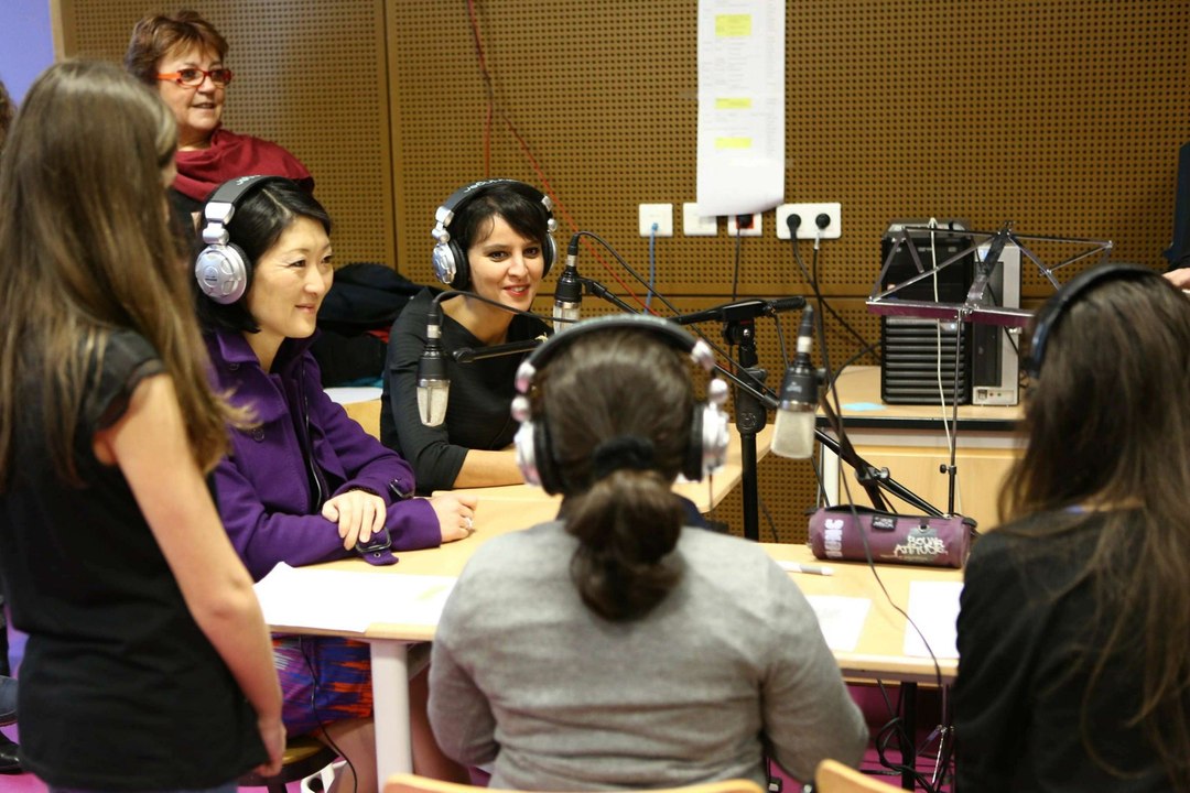 Éducation artistique et culturelle : Najat Vallaud-Belkacem et Fleur Pellerin au collège Paul Bert de Malakoff
