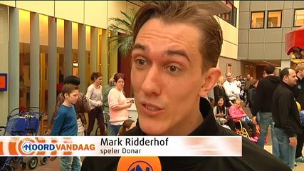 Donar speelt basketbal tegen kinderen van Beatrix Kinderziekenhuis - RTV Noord
