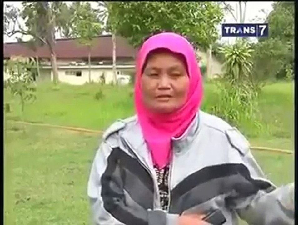 Mister Tukul Jalan Jalan - Nenek Penebar Teror