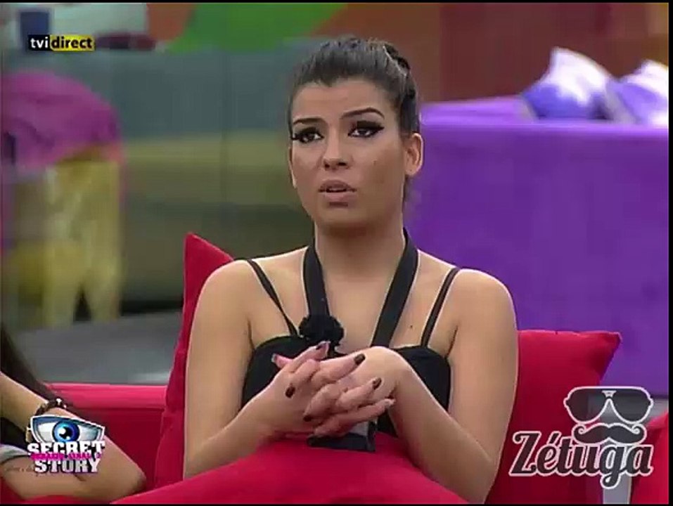 GRANDE DISCUSSÃO: Wilson e Sofia trocam acusações e insultos "andas a chular as pesssoas" com Débora metida ao barulho
