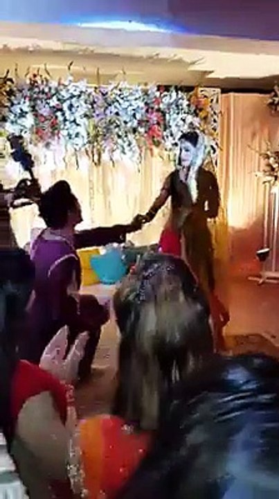 Ayeza Khan and Danish Taimoor Mehndi Dance