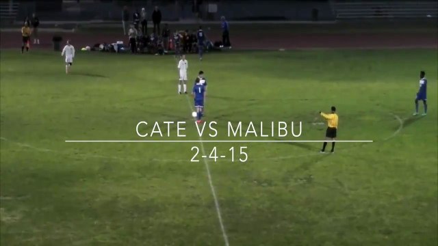 Geoffrey Acheampong marque du milieu du terrain sur l'engagement