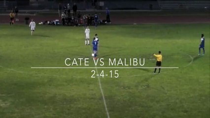 Geoffrey Acheampong marque du milieu du terrain sur l'engagement