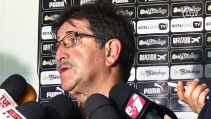 René elogia atuação de Jobson e mostra felicidade com jogador