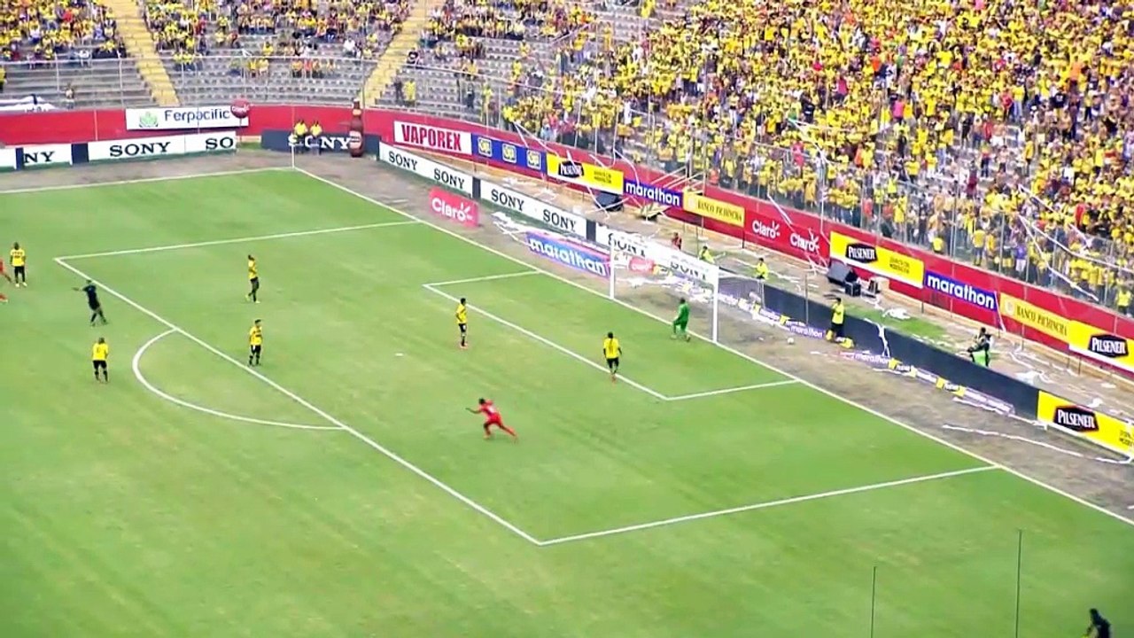 Ecuador: Cruz-Dampfhammer schockt Barcelona