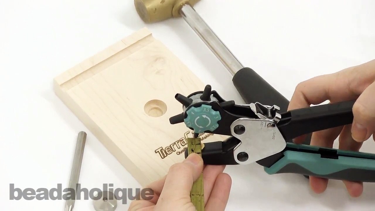 How to Use the Tierracast Eyelet Setting Wood Block