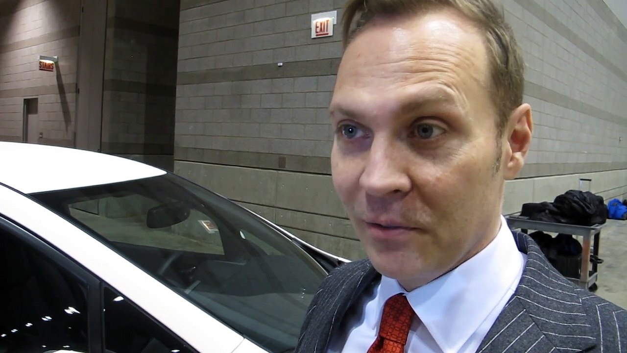 Nissan World's Cleanest Car --Nissan's Travis Parman Demos at 2015 Chicago Auto Show --Bob Giles NewCarNews.TVr
