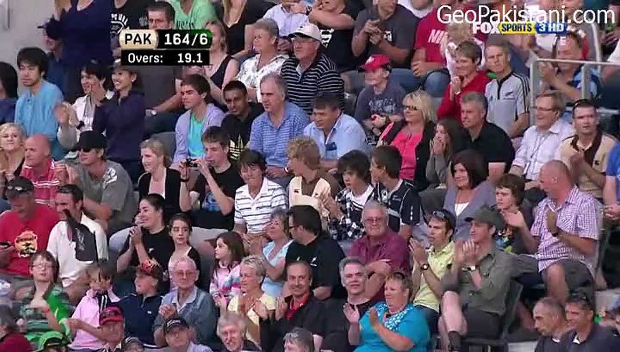 New Zealand v Pakistan - 3rd T20 - 30th Dec 2010 - 1st Innings-03