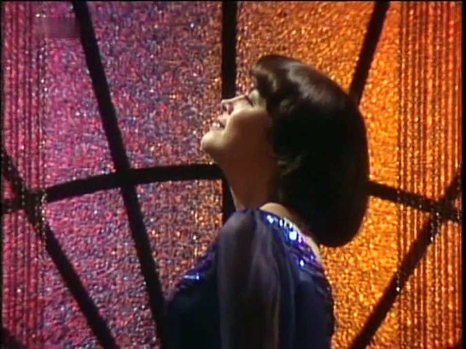 Mireille Mathieu - Une femme amoureuse