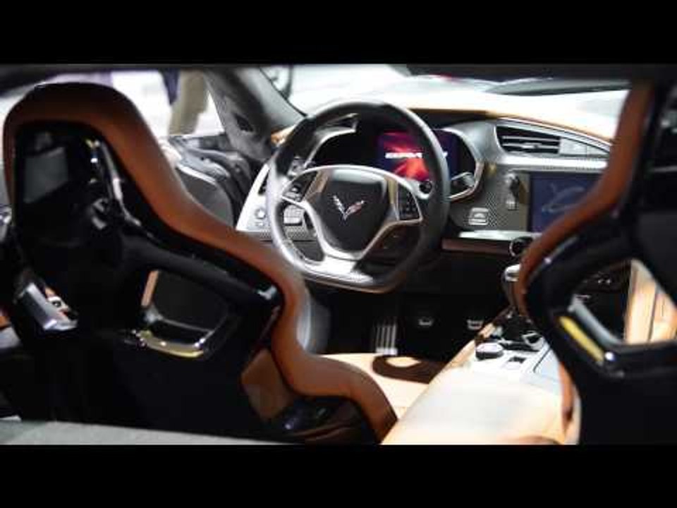 2015 Chevrolet Corvette Z06 Interior & Details - Detroit 2014 Walkaround