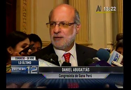 Daniel Abugattás dice que Rogelio Canches “se ha ido a una bancada amiga”