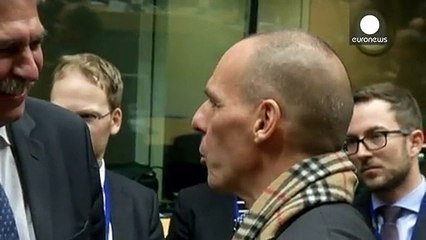 Grécia não cede em Bruxelas: "fomos eleitos para rejeitar a lógica do plano de resgate"
