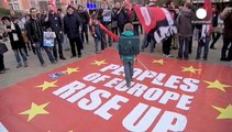 حمایت از دولت ضد ریاضتی یونان در خیابان های بروکسل و آتن