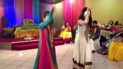 Desi Wedding Girls Enjoyable Dance On   Nan na Ry Nan na Ry