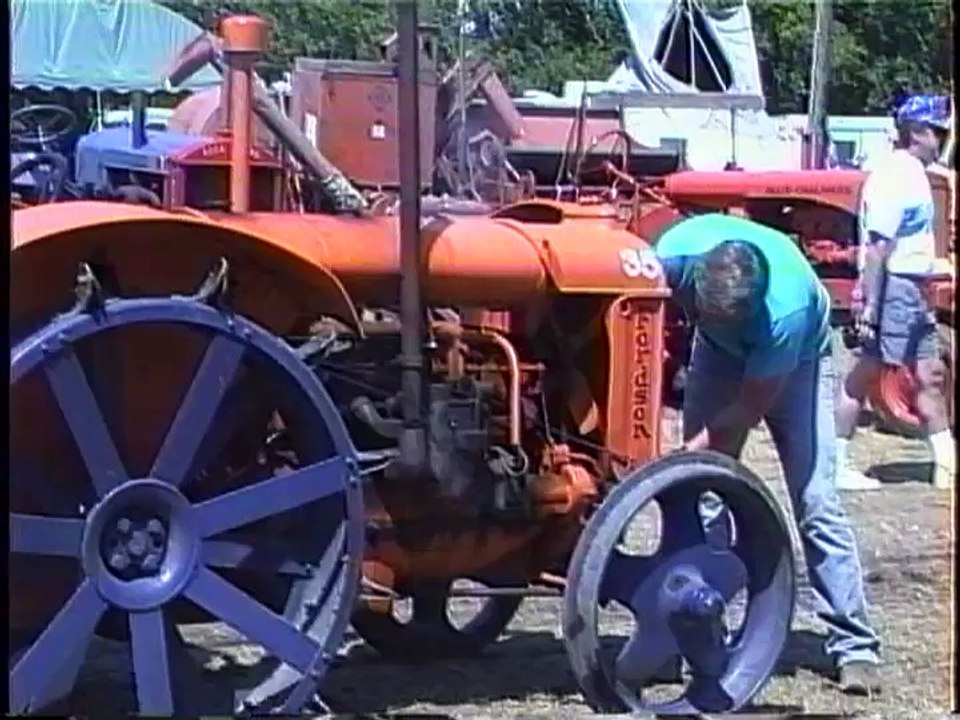 Antique Tractors #2 (Holt)