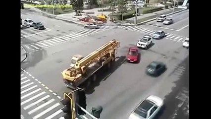 Crane accidents caught on tape 2013 Fail Crane accidents caught on tape Fail accident 2013_5