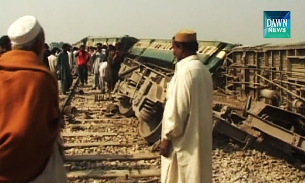 Blast near railway tracks injures 25 in Jacobabad