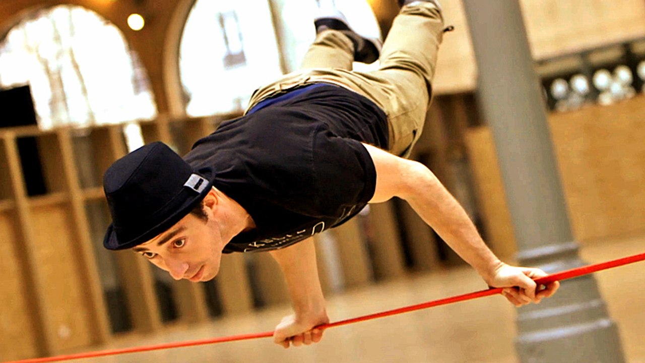 La Slackline : le nouveau sport urbain phénomène
