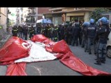 Napoli - Tensione durante lo sgombero della scuola occupata al Vomero -2- (11.02.15)