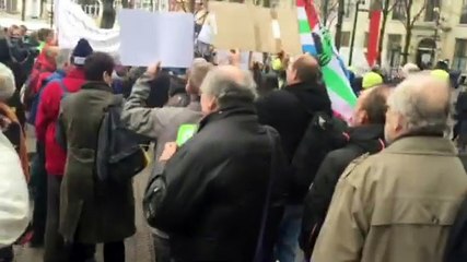 Groningers houden protestactie in Den Haag - RTV Noord