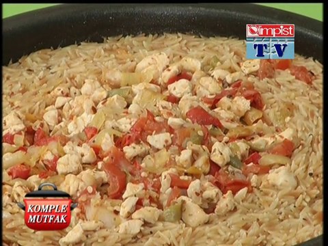 SEBZELİ TAVUK ETLİ ARPA ŞEHRİYE PİLAVI