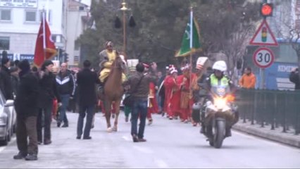 Padişah"In Atı Kalabalıktan Ürkünce