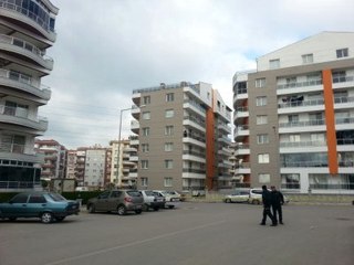 Aliağa'da Pompalı Tüfekle Rehin Aldığı İki Kişiden Birini Bıraktı