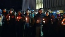 Caroline du Nord : veillée aux chandelles après l'assassinat de trois étudiants musulmans