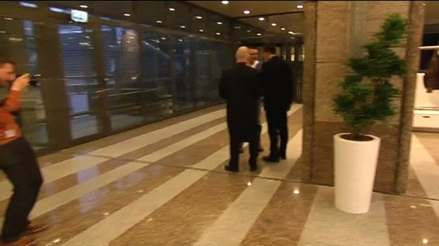 Beveiliging verwijdert John Lanting van tribune Tweede Kamer - RTV Noord