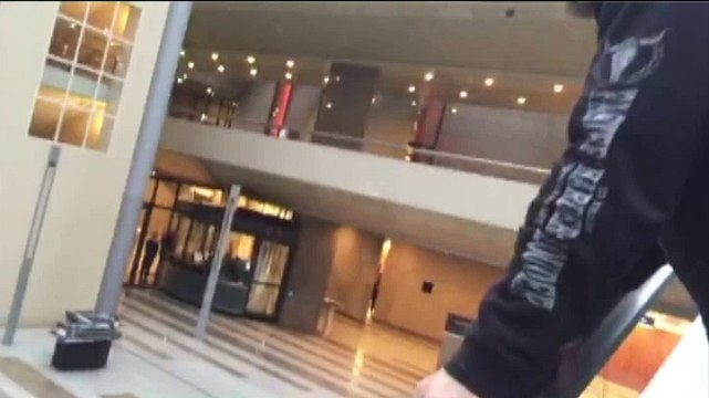 Actievoerders worden van tribune gasdebat gestuurd - RTV Noord