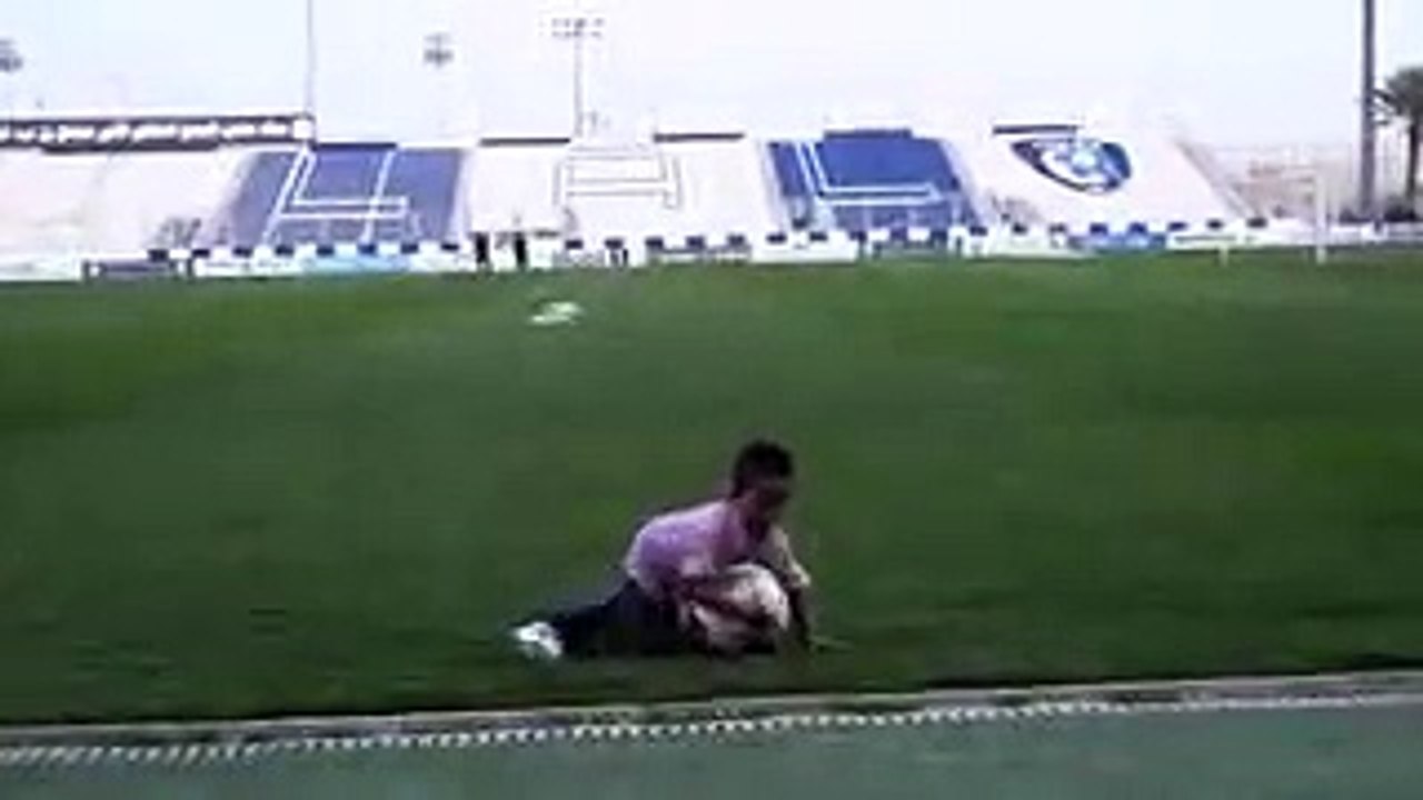 ولد ناصر الشمراني يقول بابا بيسجل في النهائي ! شوفو وش رد ناصر