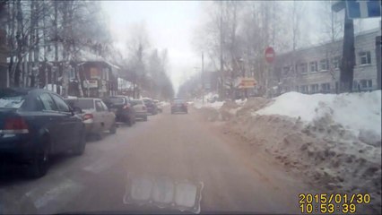 Включайте поворот заранее -  ДТП в Сосногорске 30.01.2015