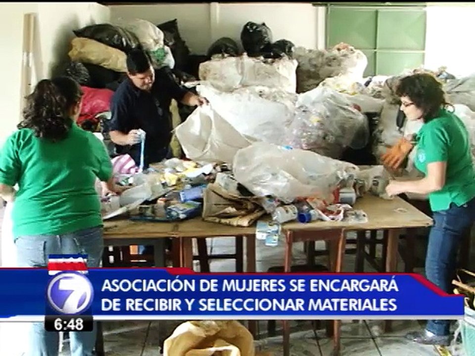 Un grupo de mujeres de Desamparados le abre las...