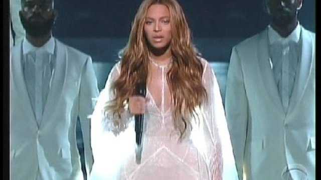 Grammy Awards 2015 Sam Smith Big Winner ! Kanye West & Taylor swift Hug ? Amazing Show !!!