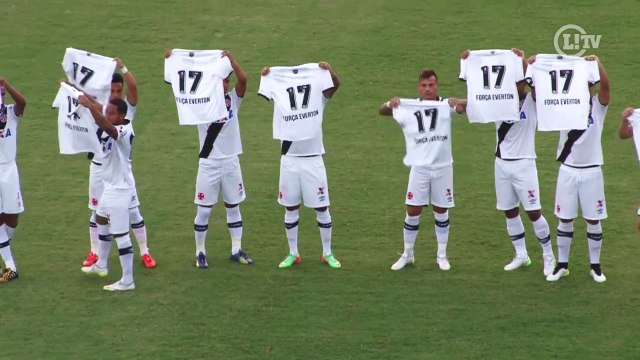 Everton Costa é homenageado pelo Vasco em São Januário